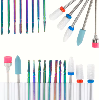 Conjunto de ferramentas para manicure com pontas coloridas e cerâmicas em suporte transparente