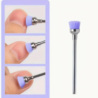 Ferramenta de unha com cabeça de escova azul e cabo metálico para cuidado das unhas