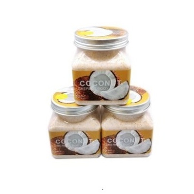 Três frascos de vidro com rótulos e tampas metálicas prateadas contendo produto castanho claro