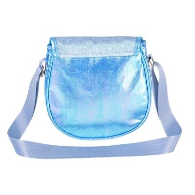 Bolsa azul brilhante com alça branca larga e fecho de aba