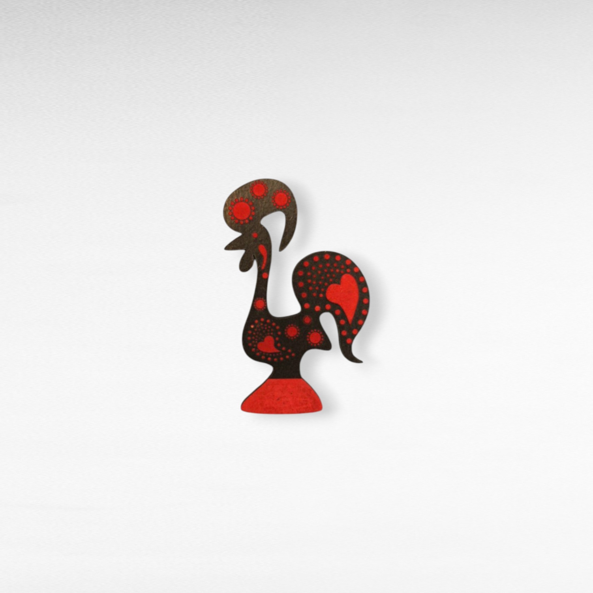 Magnético Galo de Barcelos Estatueta de galo preta com pintas vermelhas