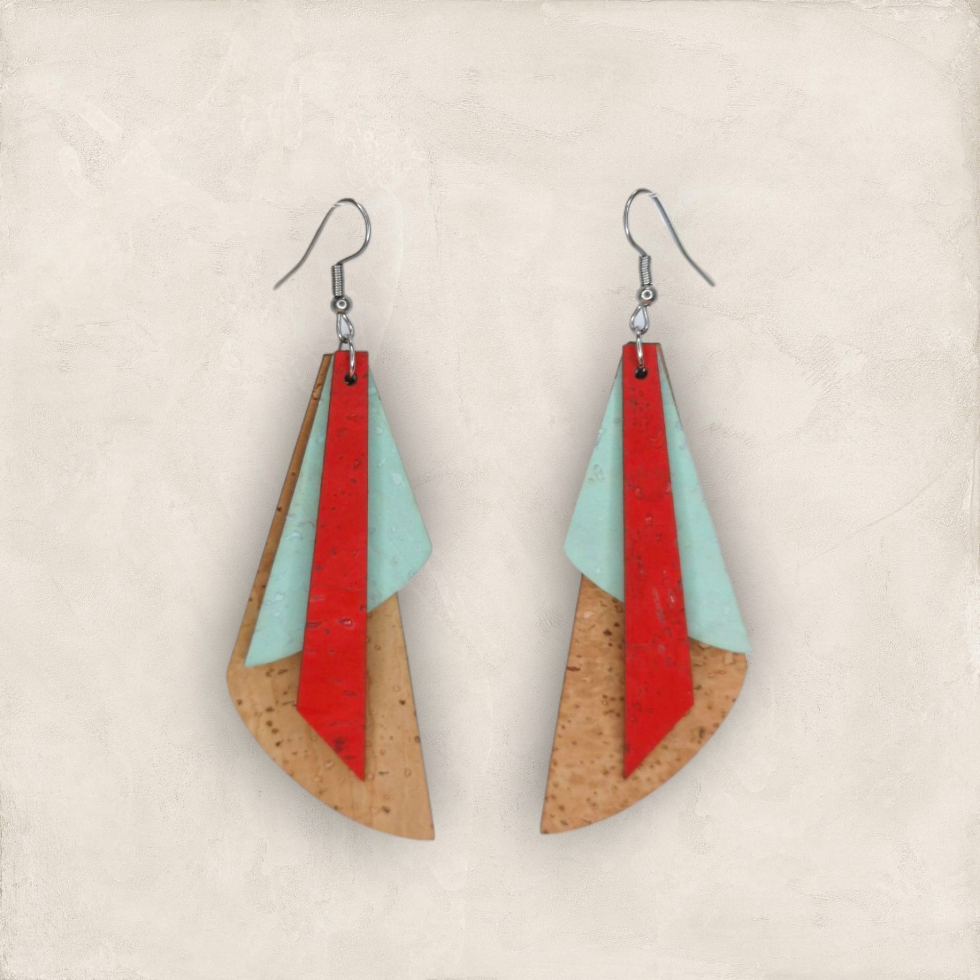 Brincos Picasso Brincos pendentes com camadas em cortiça natural, azul claro e vermelho