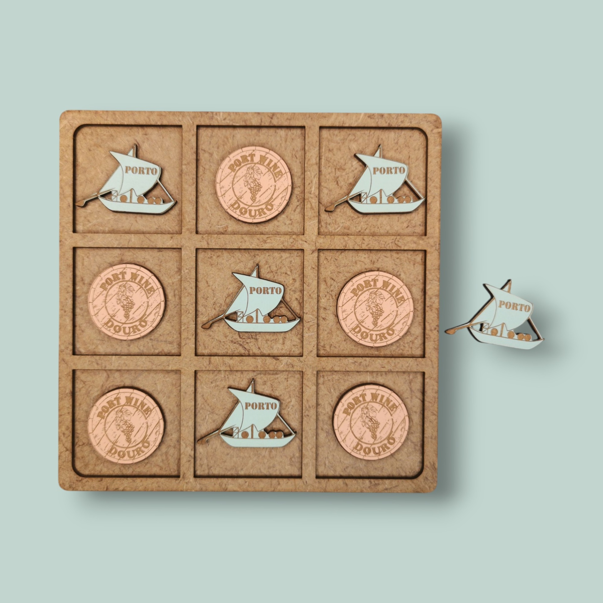 Jogo do Galo Barco Jogo do galo madeira com peças barco e moedas Porto Douro