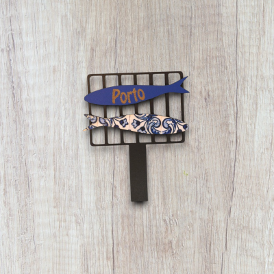 Adorno em madeira com sardinhas e texto Porto