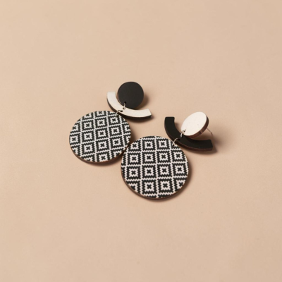 https://www.bemportugues.com/product/brincos-folclore