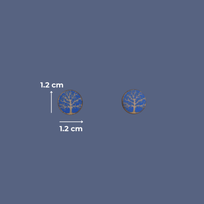 Brincos redondos azuis com desenho dourado de árvore