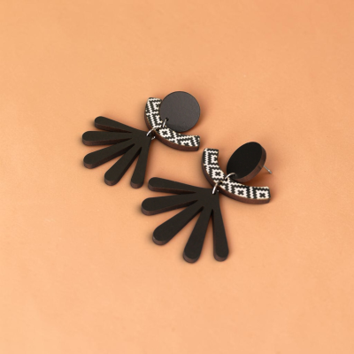 https://www.bemportugues.com/product/brincos-leque