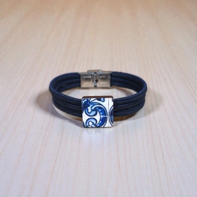 https://www.bemportugues.com/product/pulseira-azulejo-2