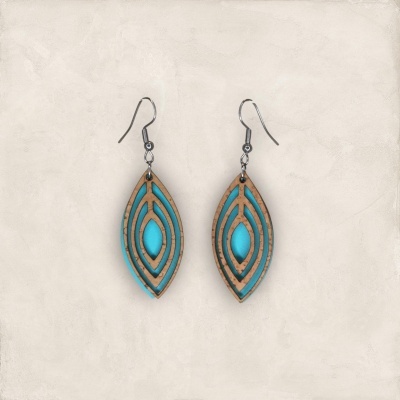 Brincos pendentes em madeira e azul turquesa com gancho metálico