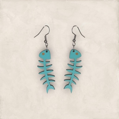 Brincos azuis em forma de espinha de peixe com anzol metálico