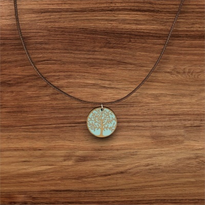 Colar com pendente redondo de madeira e cordão castanho