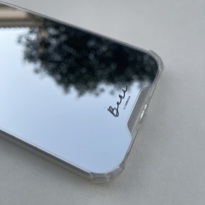 Capa transparente de smartphone com superfície espelhada e texto Bless LA 4 MASKS