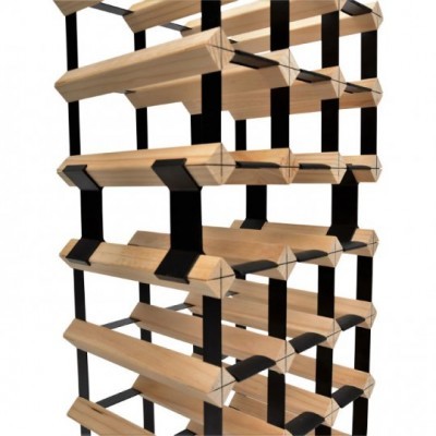 Estante modular de madeira clara com estrutura em metal preto