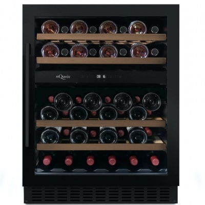 Arca de vinhos encastrável com garrafas de vinho