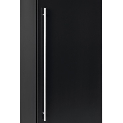 Frigorífico vertical preto com pega metálica e painel digital