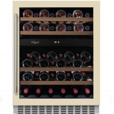 Frigorífico de adega de vinho com várias garrafas e display digital