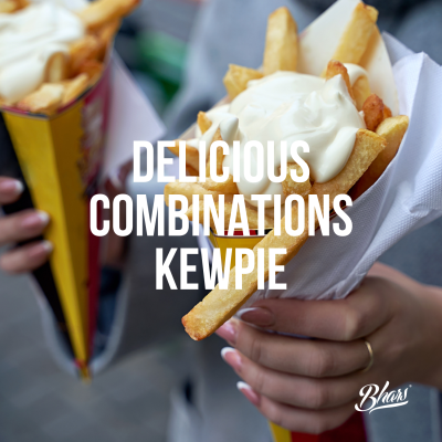 Duas batatas fritas em cones de papel amarelos com molho cremoso e texto DELICIOUS COMBINATIONS KEWPIE