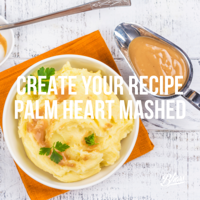 Prato com purê de batata e molho ao lado com texto em inglês