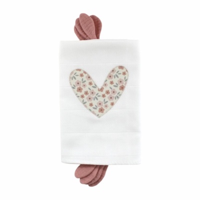 Fralda branca com coração floral e cordão rosa
