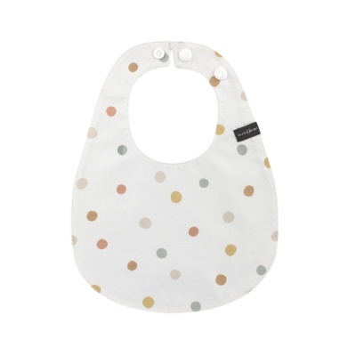 Babete branco com bolinhas coloridas e fecho de pressão