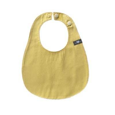 Babete amarelo às riscas com fecho de mola e etiqueta cinza