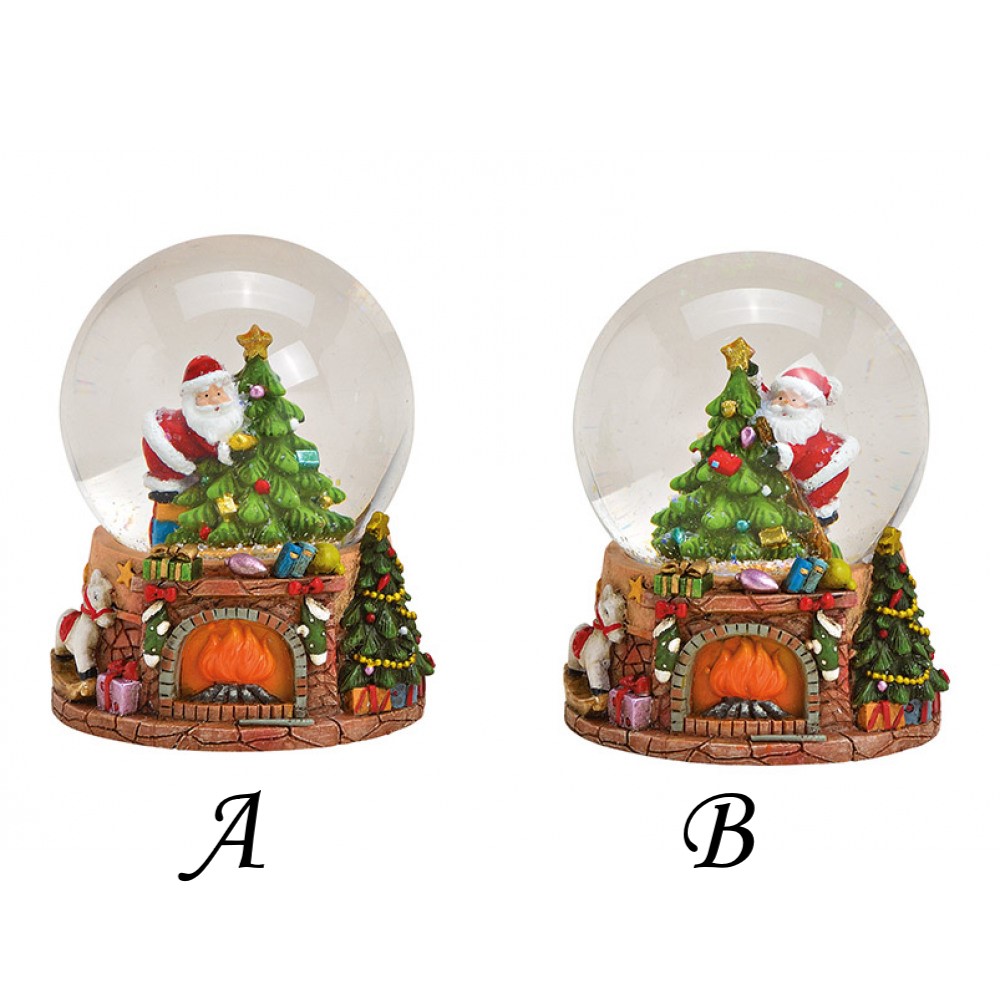 Duas bolas de neve de Natal com Papai Noel, árvore de Natal, lareira e presentes em vidro e resina.