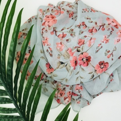 Len&#x00E7;o&#x20;Estampado&#x20;com&#x20;Flores