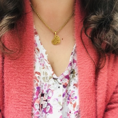 Colar&#x20;em&#x20;A&#x00E7;o&#x20;Inoxid&#x00E1;vel&#x20;com&#x20;Pendente&#x20;em&#x20;Forma&#x20;de&#x20;Cora&#x00E7;&#x00E3;o&#x20;M&#x00E3;e