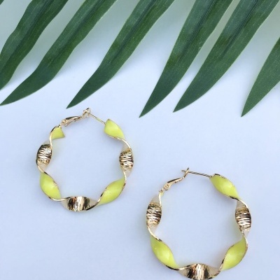 Argolas&#x20;de&#x20;a&#x00E7;o&#x20;com&#x20;banho&#x20;de&#x20;ouro&#x20;-&#x20;Hula&#x20;Hoops