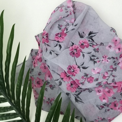 Len&#x00E7;o&#x20;Estampado&#x20;com&#x20;Flores