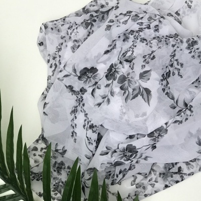 Len&#x00E7;o&#x20;Estampado&#x20;com&#x20;Flores