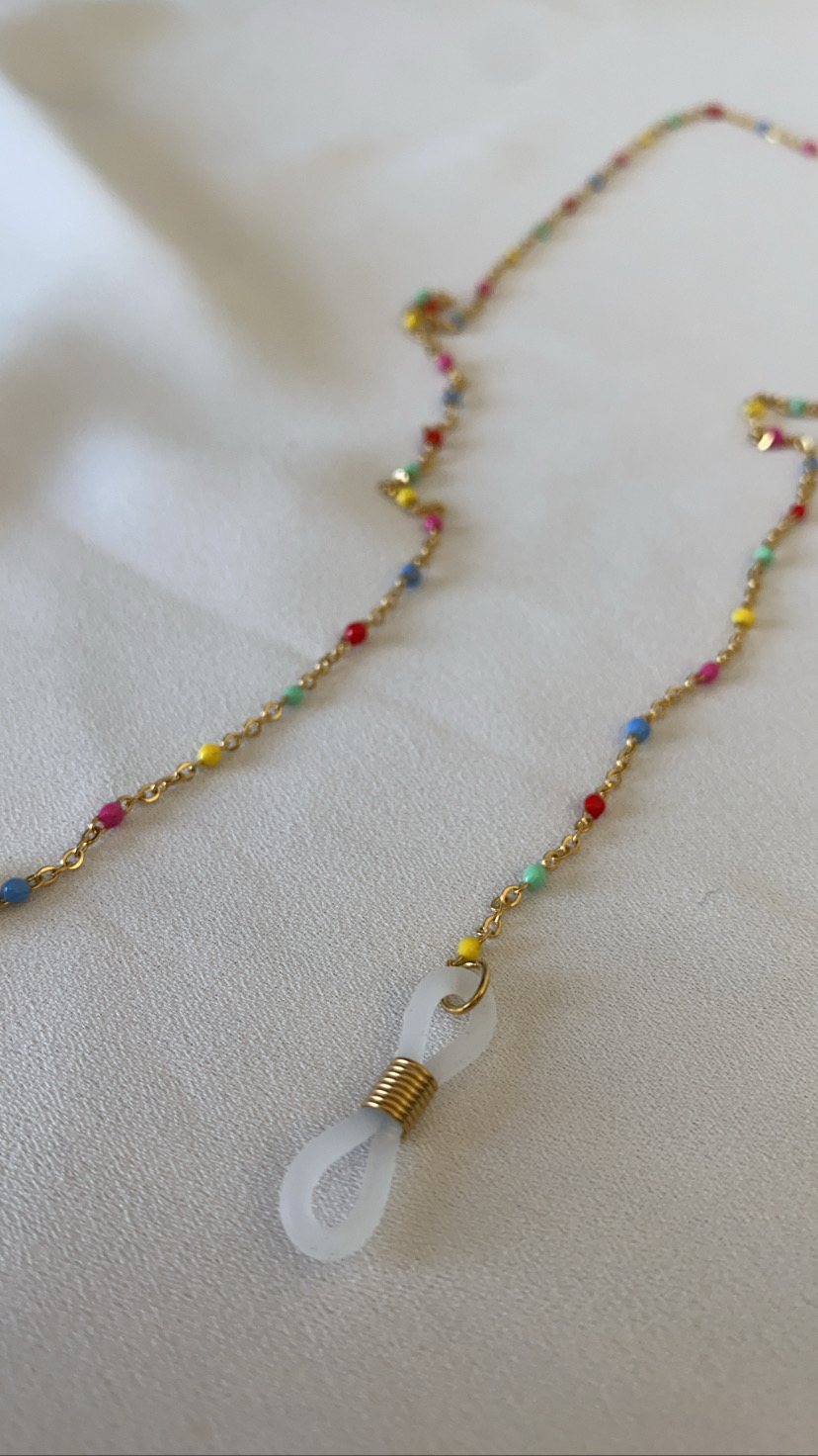 Corrente fina dourada com contas coloridas e suporte de borracha transparente