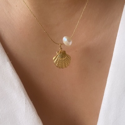 Colar&#x20;concha&#x20;com&#x20;p&#x00E9;rola