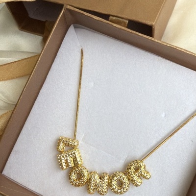 Colar&#x20;letra&#x20;brilhantes