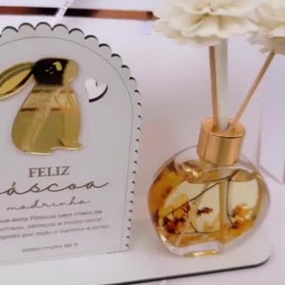 Box Páscoa com difusor e placa de madeira personalizada