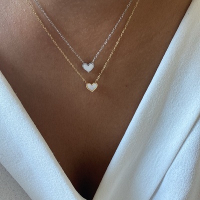 Colar&#x20;mini&#x20;cora&#x00E7;&#x00E3;o&#x20;madrep&#x00E9;rola