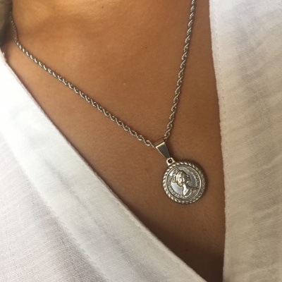 Colar&#x20;torcido&#x20;Elizabeth