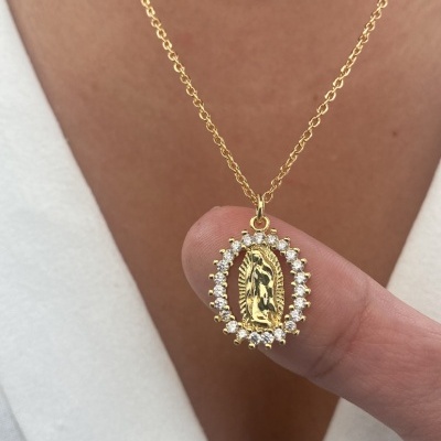 Colar&#x20;nossa&#x20;senhora&#x20;com&#x20;brilho