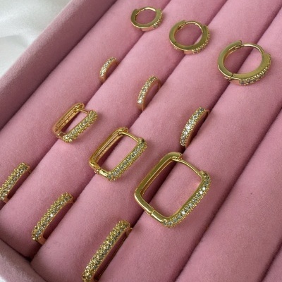 Set&#x20;brincos&#x20;quadrados&#x20;&#x2F;&#x20;redondos