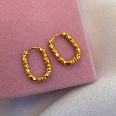 Argolas&#x20;ovais&#x20;pequenas&#x20;com&#x20;pormenores