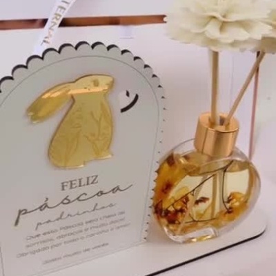 Box&#x20;P&#x00E1;scoa&#x20;com&#x20;difusor&#x20;e&#x20;placa&#x20;de&#x20;madeira&#x20;personalizada