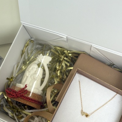 Box&#x20;Natal&#x20;com&#x20;c&#x00FA;pula&#x20;e&#x20;colar