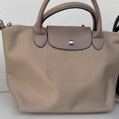 Bag&#x20;m&#x00E9;dia&#x20;bege