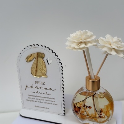 Box&#x20;P&#x00E1;scoa&#x20;com&#x20;difusor&#x20;e&#x20;placa&#x20;de&#x20;madeira&#x20;personalizada