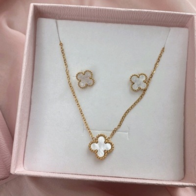 Brincos&#x20;e&#x20;colar&#x20;flor