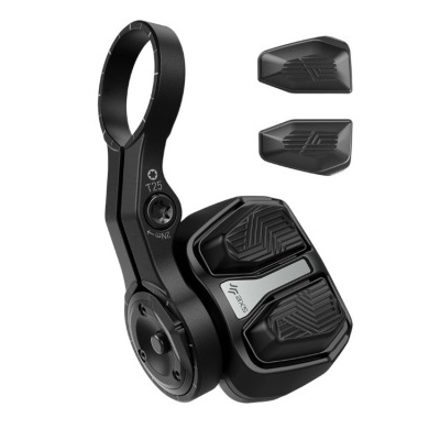 Freno de mão simulado preto com botões adicionais sobre fundo branco