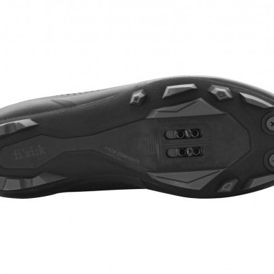 Sola de sapato de ciclismo preta vista de baixo