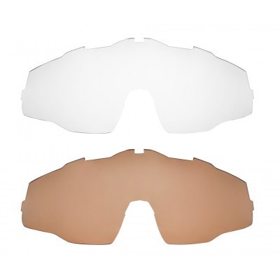 Dois pares de lentes de óculos desportivos, uma clara e outra laranja