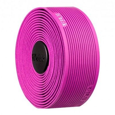 Fita para guiador de velocípede rosa com textura ranhurada e inscrições brancas