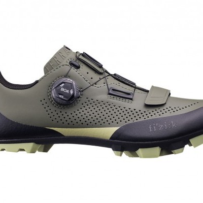 Sapatilha ciclismo verde e preta com fecho de rosca DOA